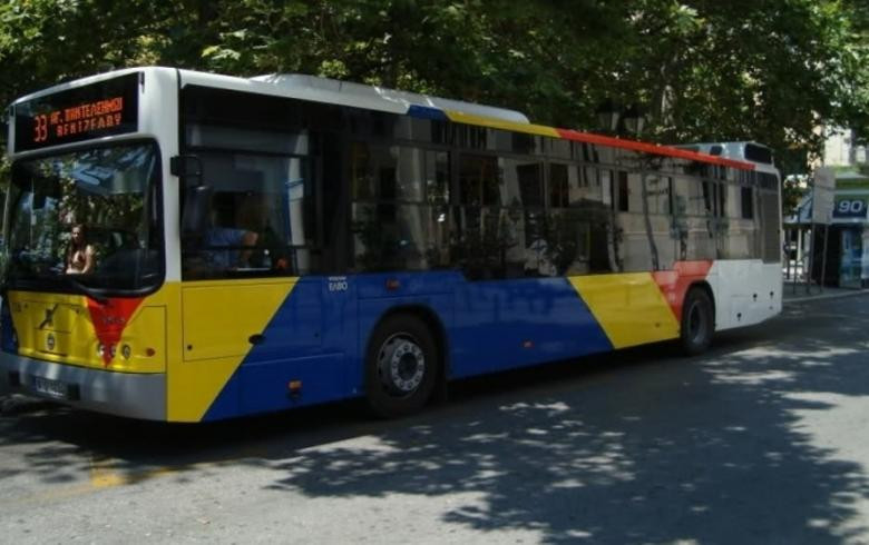 Εσπασαν οι πόρτες σε λεωφορείο του ΟΑΣΘ, που ήταν εν κινήσει (βίντεο)